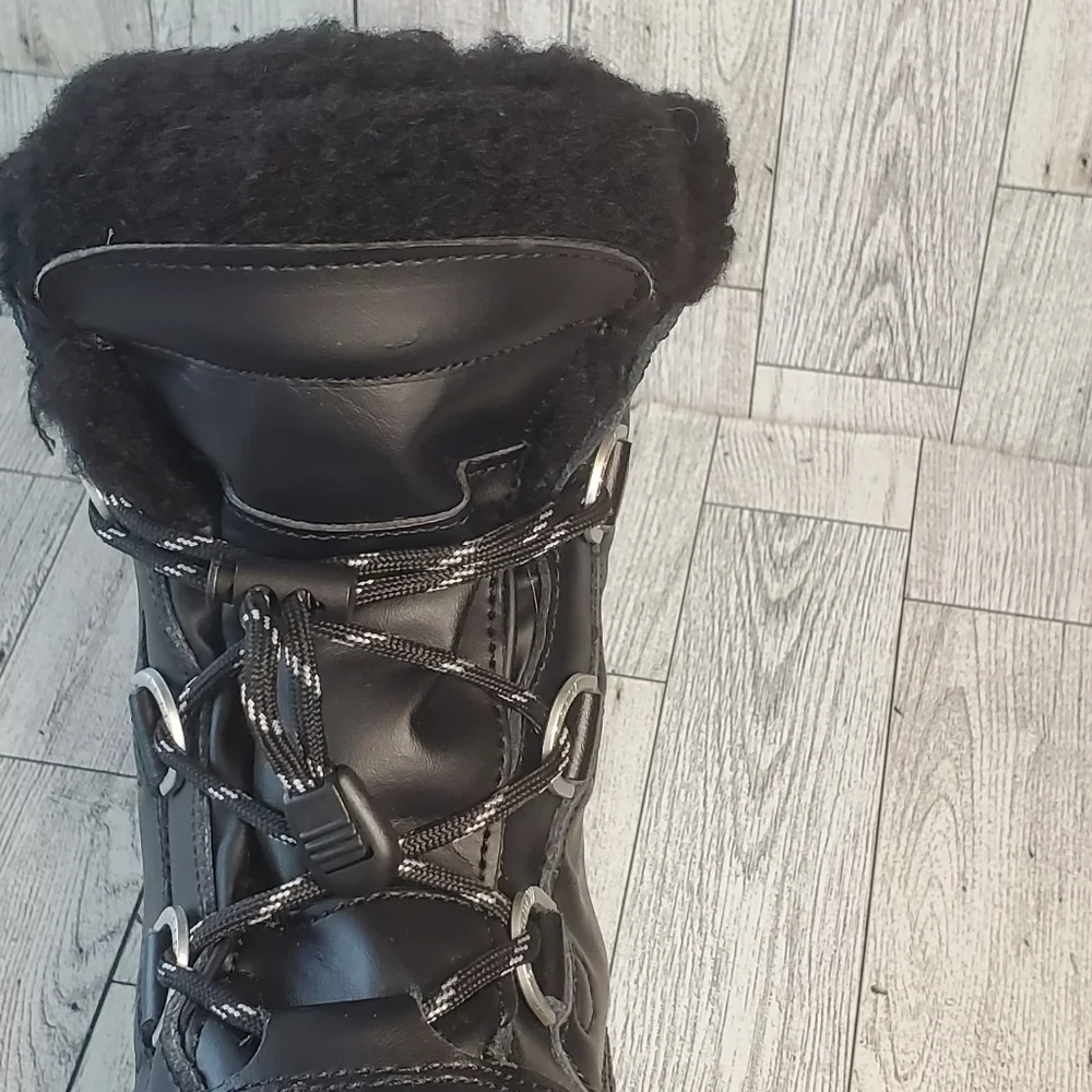 BEARPAW Kelly Boots Black Leather Fur Lined Girls Youth Size 4 Waterproof NWOT‎